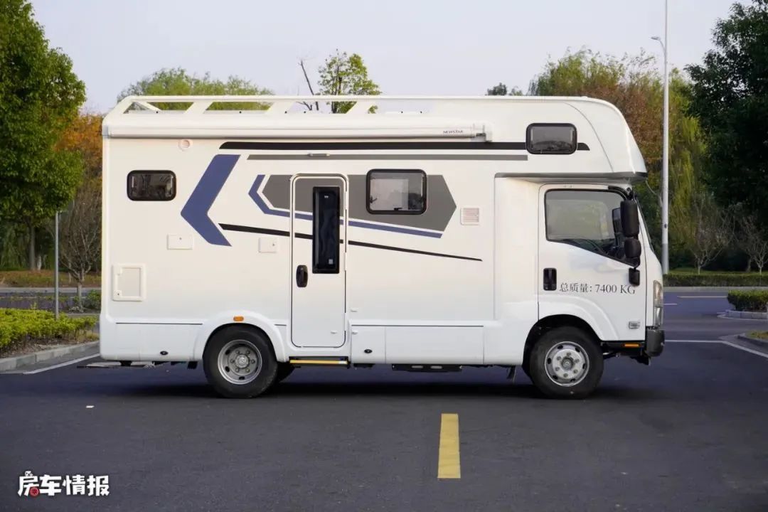 不用充电也能开空调的房车,三款大电量房车全家住着都凉爽