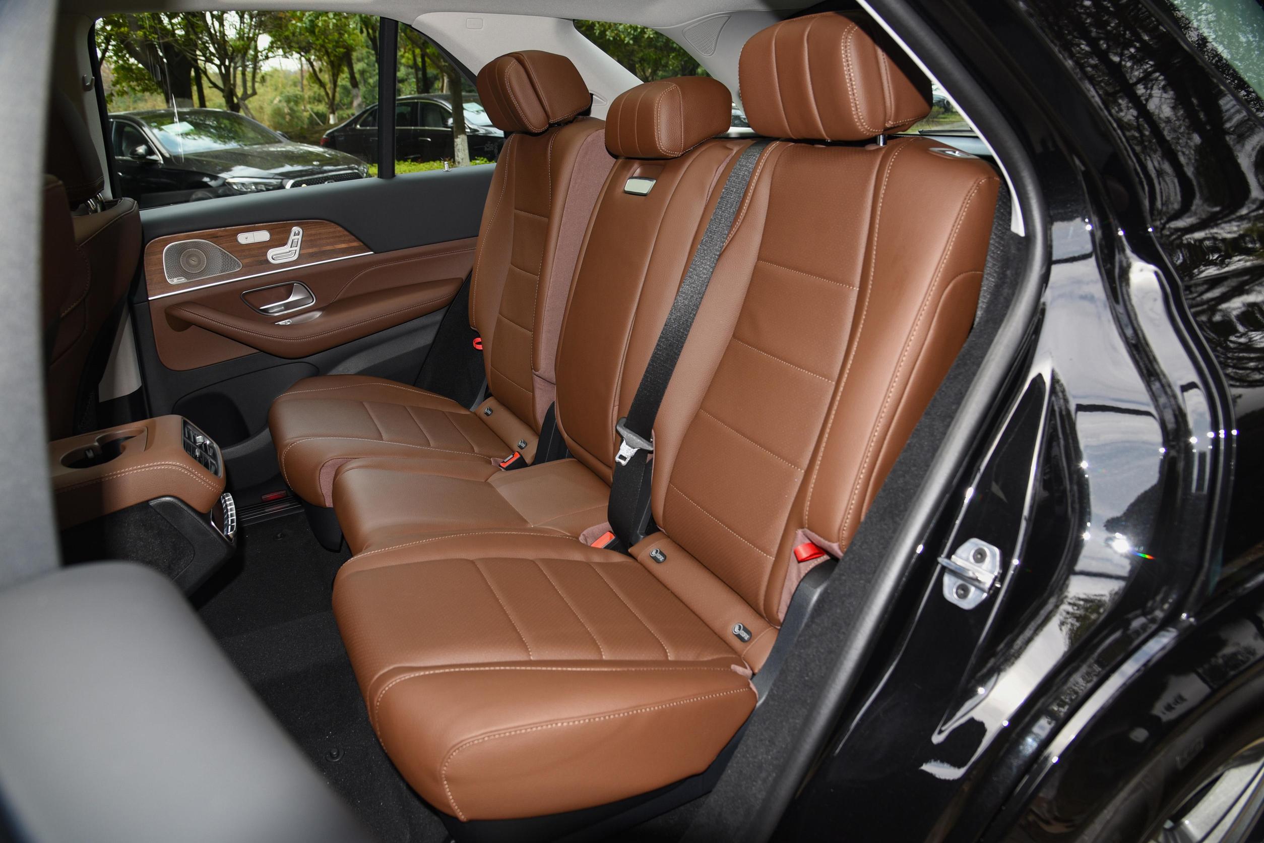 奔驰gle全新2024款外观内饰选择,奔驰gle轿跑原车定位