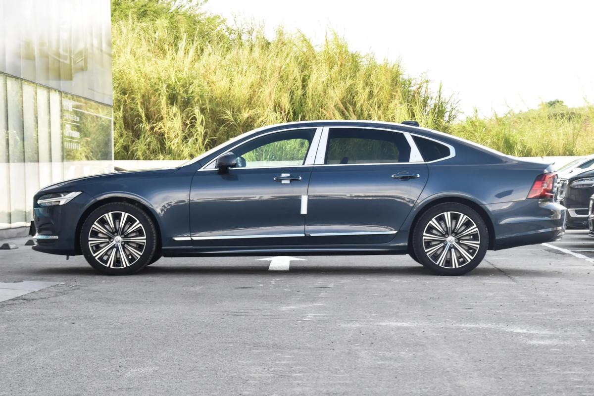 沃尔沃s902024款智远豪华版内饰,沃尔沃s902022款智远豪华落地价