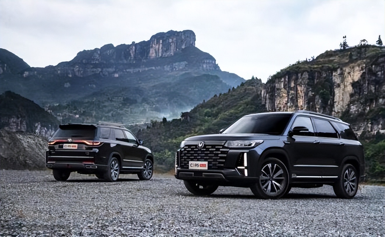 长安全新cs95高性能智享7座suv,7座suv中长安cs95是否值得购买