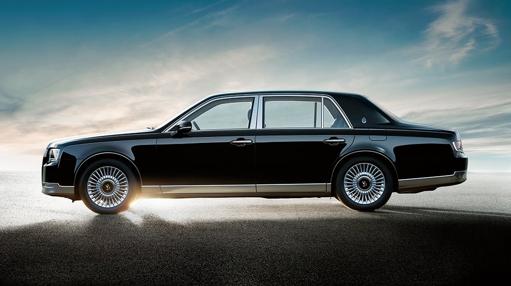 号称丰田神车suv的标杆车型,日本丰田最贵的suv