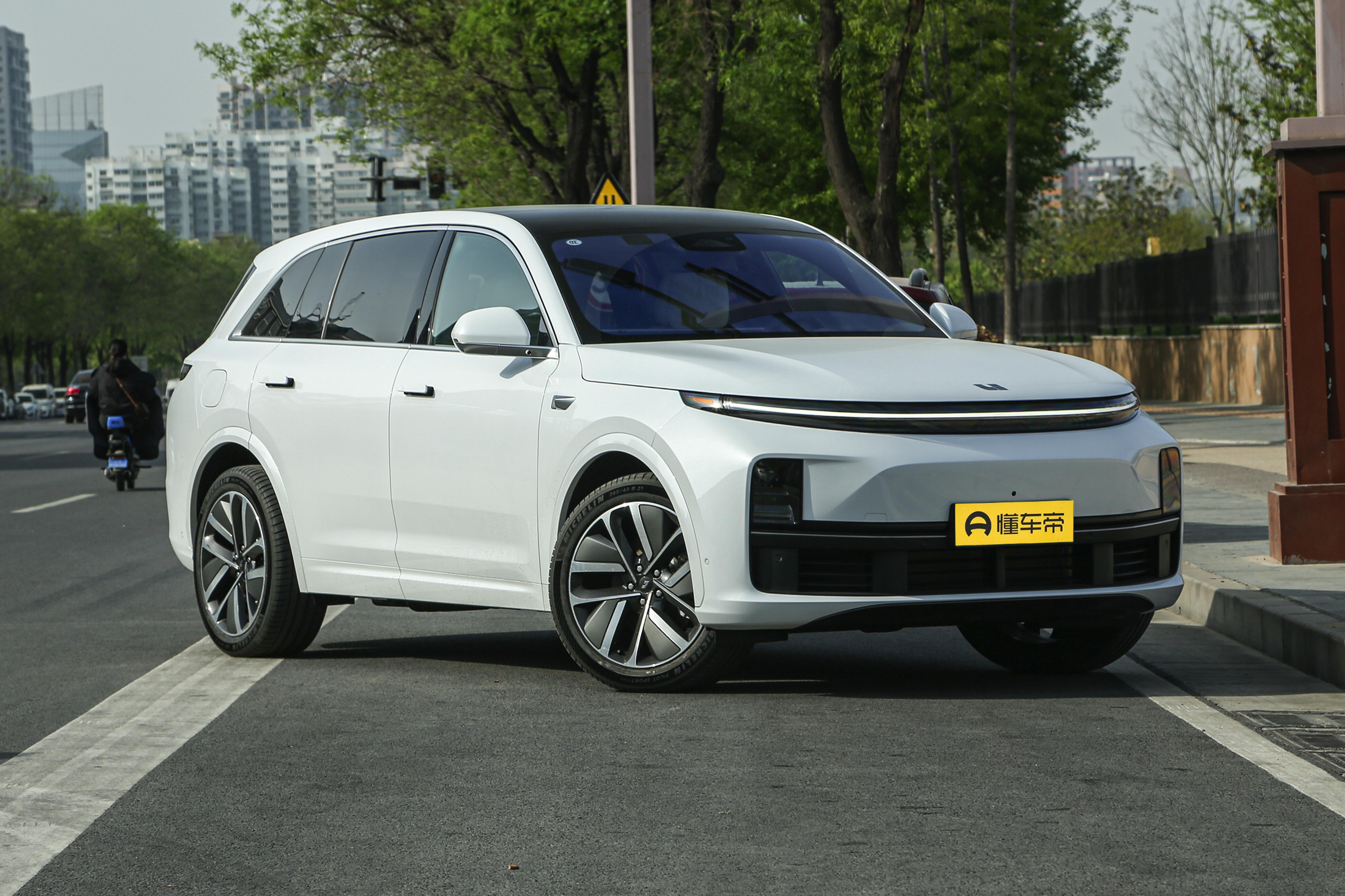 年收入多少才能买得起31.98万起步的理想L7？年收入30万可以吗？