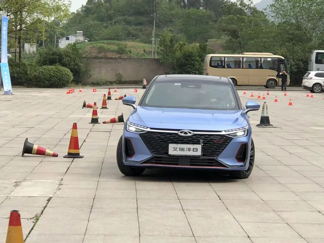 奇瑞艾瑞泽8试驾评测配置和设置,艾瑞泽8试驾评测懂车帝