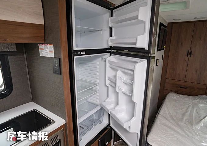 2023款奔驰斯宾特房车白色,斯宾特2011款原装进口c级欧版房车