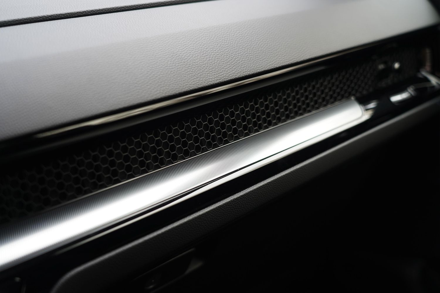 尺寸加长，配置升级，静态体验全新一代皓影