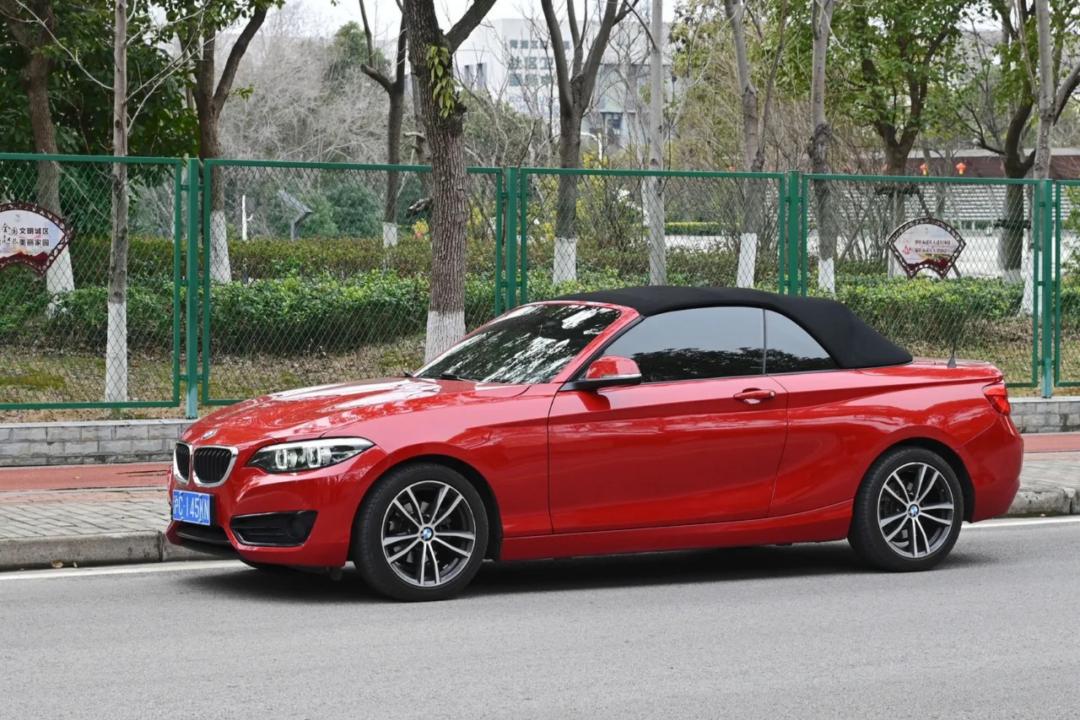 十多万二手宝马2系敞篷,15年宝马2系220i敞篷