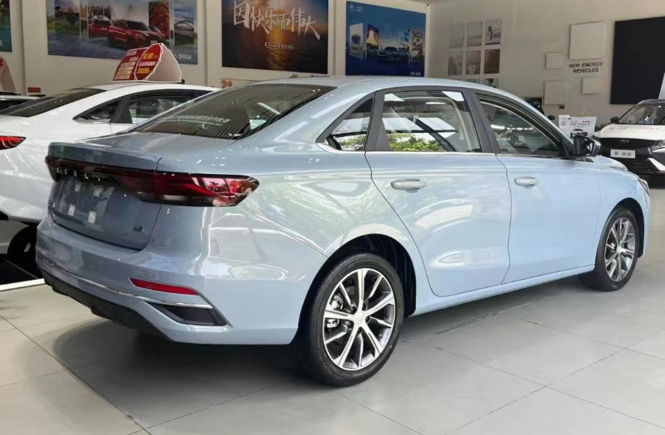 帝豪2023冠军款尊贵型36期落地,2021款全新帝豪价格及配置参数