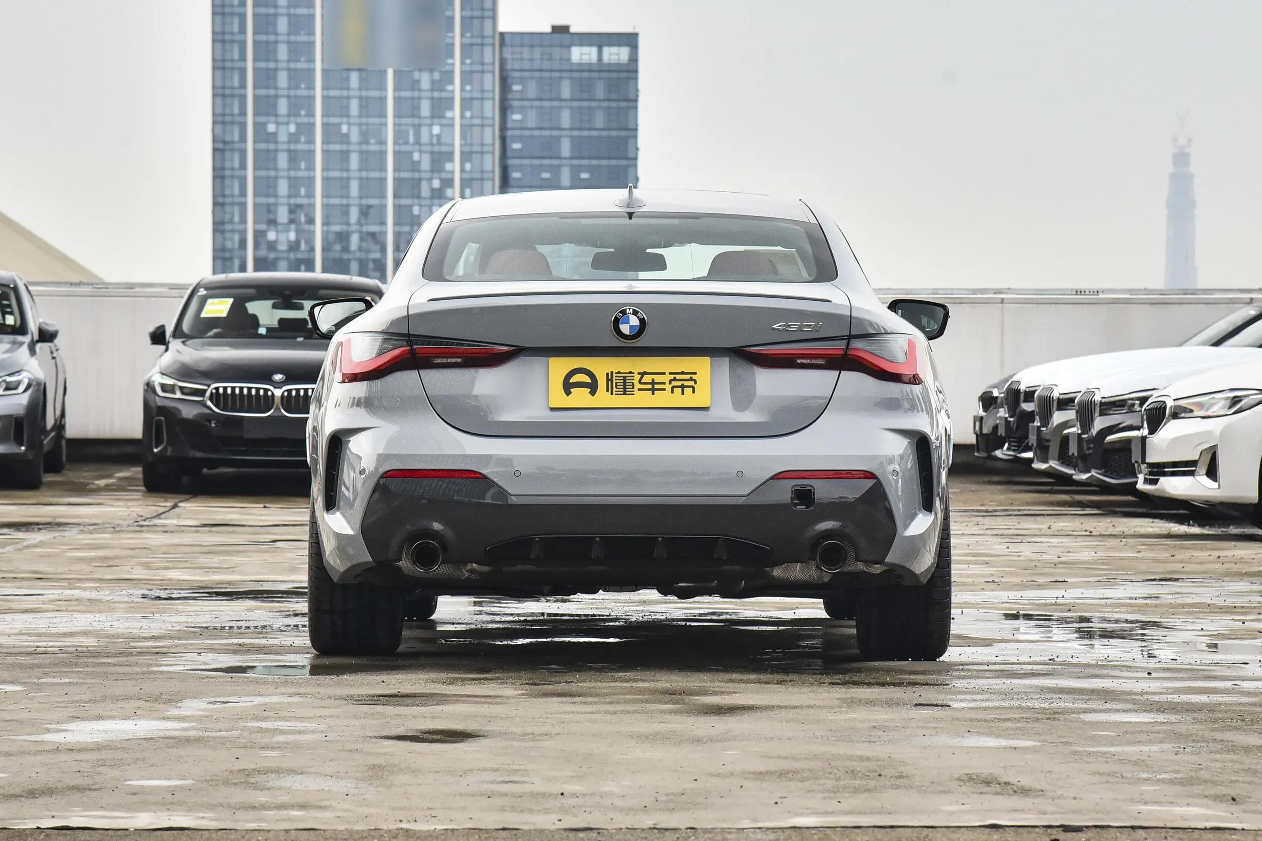 蔚来et5和宝马三系哪个驾驶质感好,蔚来et5对比宝马五系