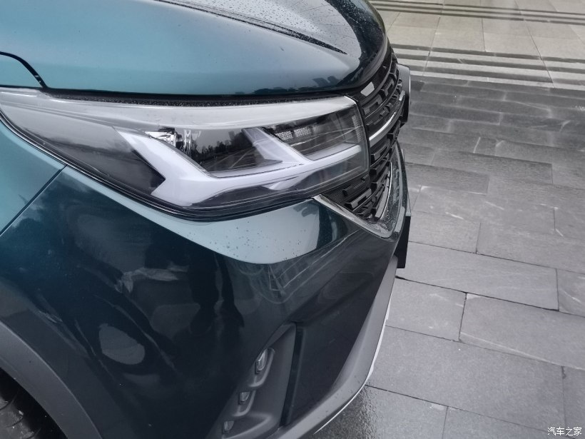 新风行t5增自动舒适型售8.99万元,东风风行t5盛世款pk广汽传祺gs4