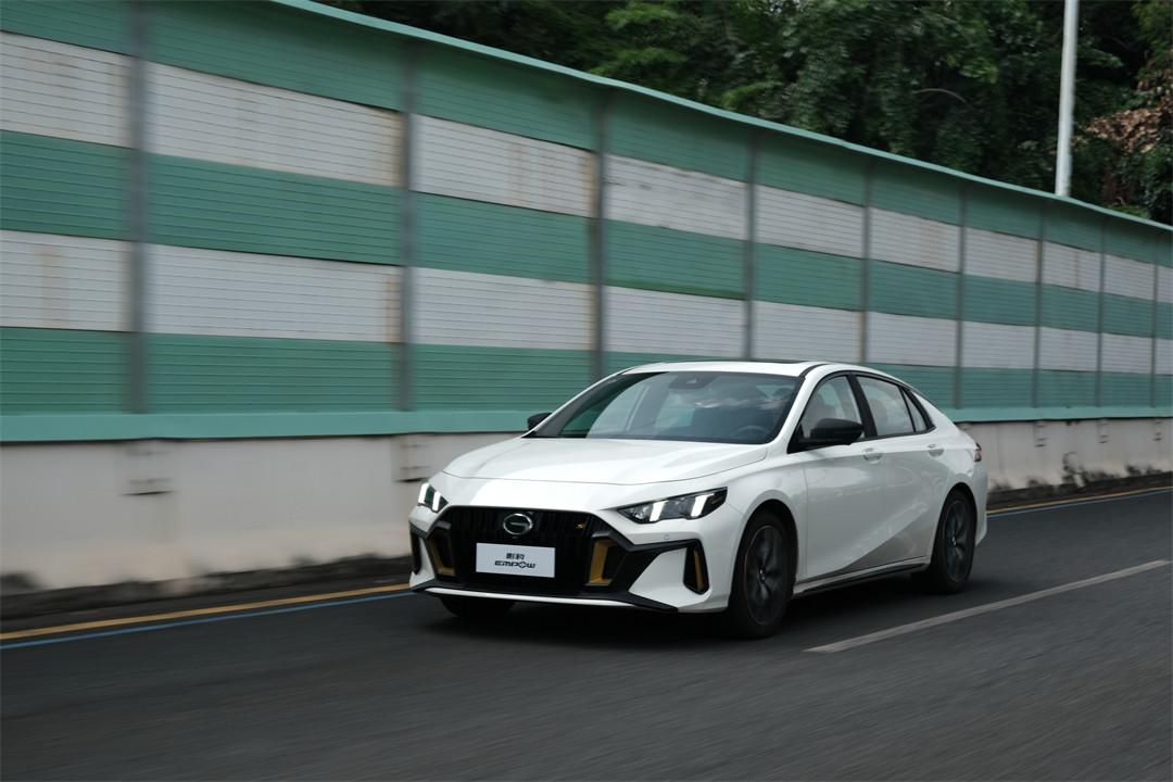 10万左右性价比高的车影豹,传祺影豹10万轿跑