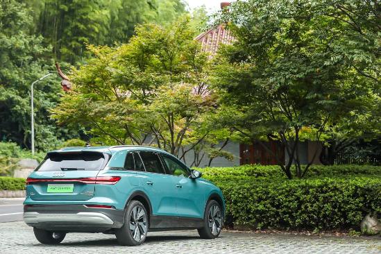 奥迪q5续航测试视频,奥迪q5下雪天性能测试