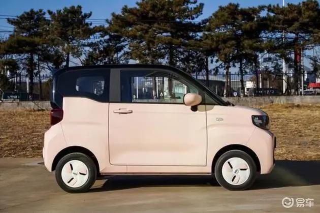 奇瑞qq冰淇淋对比五菱mini,奇瑞qq冰淇淋与宏光mini