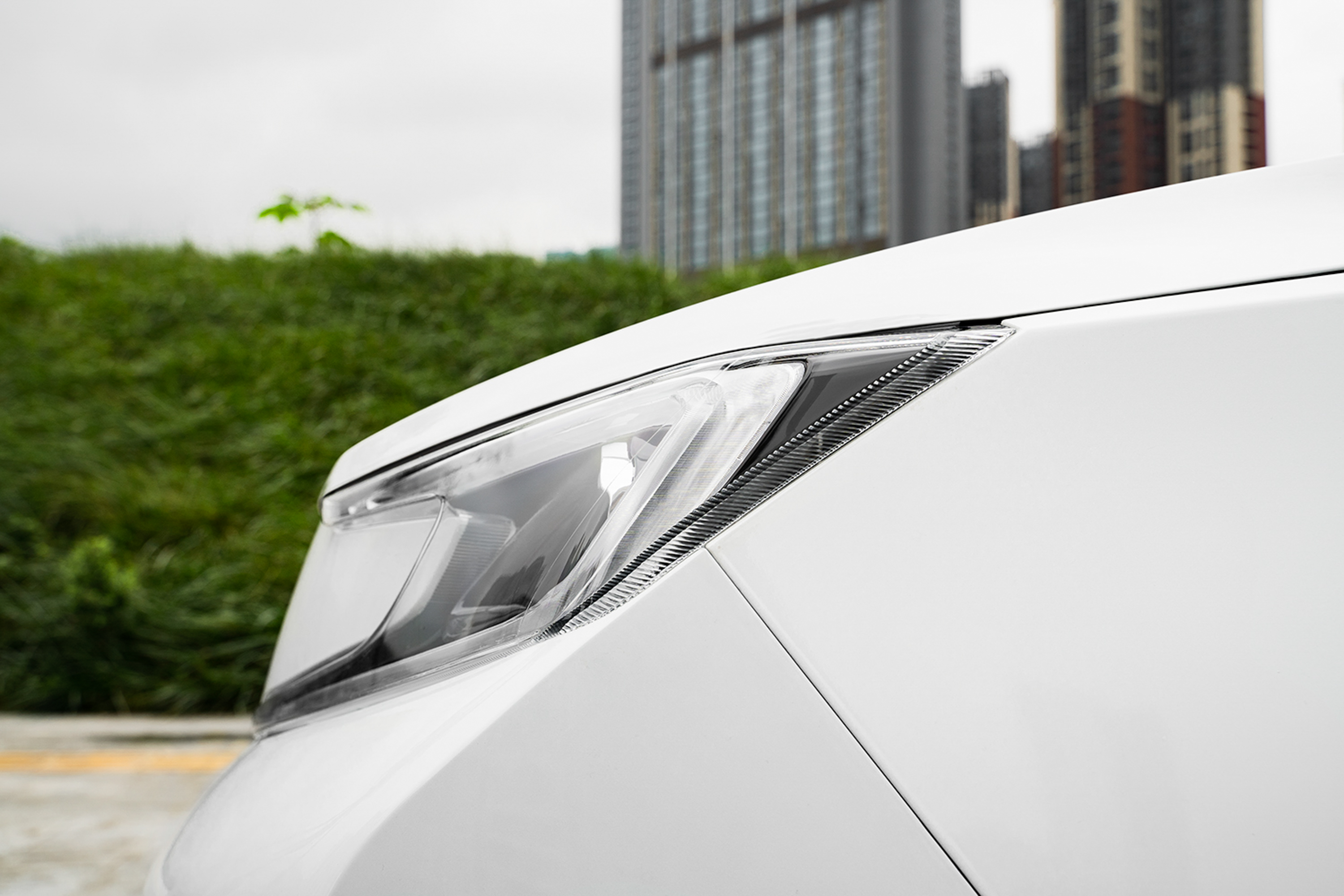 电动屋全新跨界车来了,YOUNG光小新购买手册