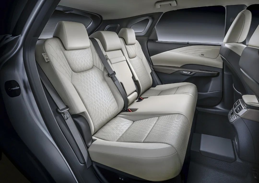 2021全新雷克萨斯rx试驾视频,全新雷克萨斯rx实车内饰