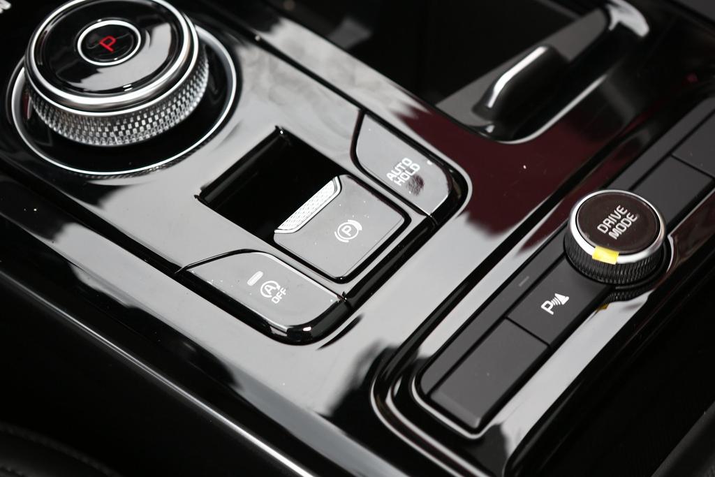 起亚k5适合家用吗,实用油耗低毛病少的家用车