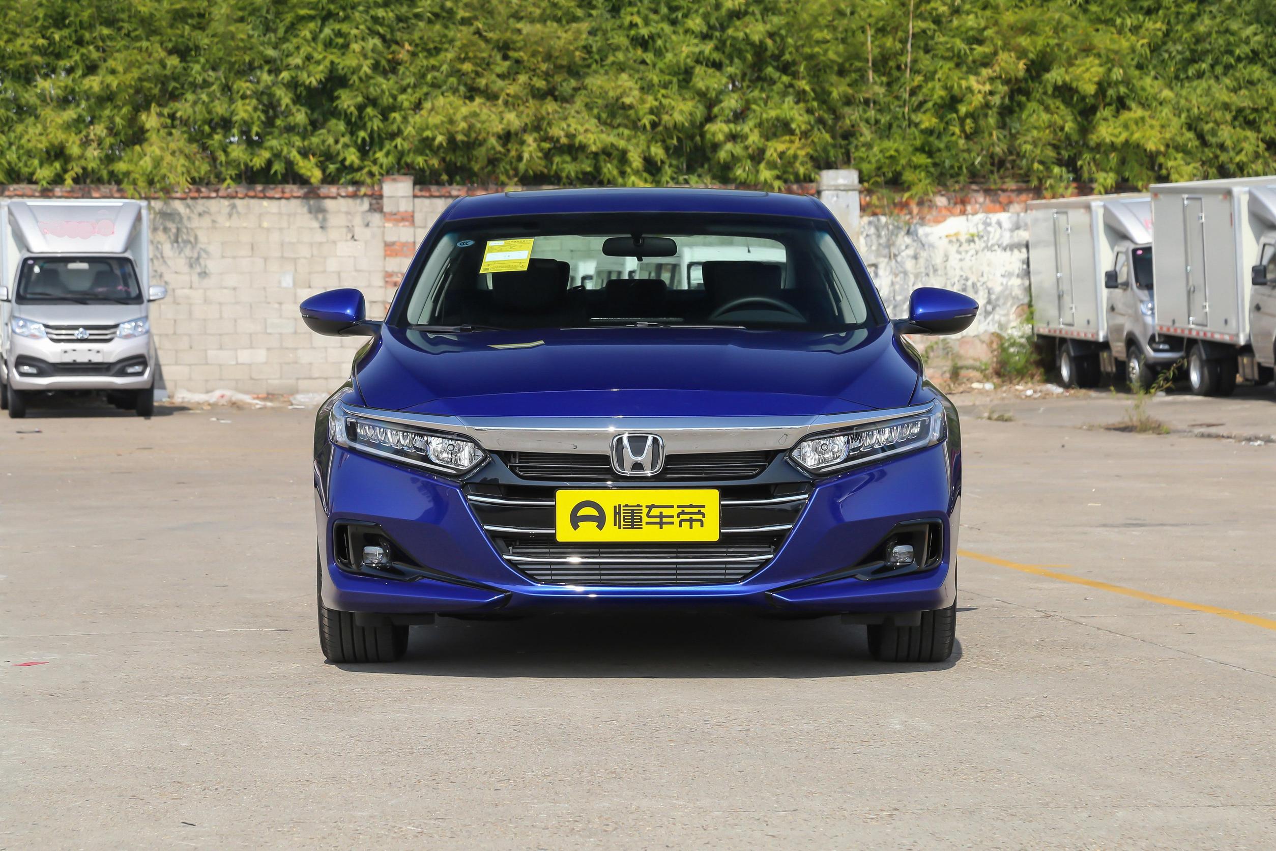 雅阁2022款260turbo豪华版内饰白色,本田雅阁2022款260TURBO舒适版