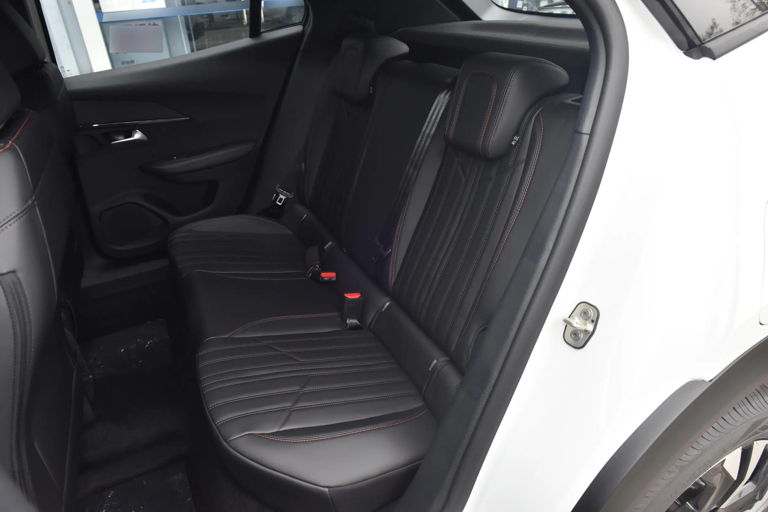 标致2008小型suv最新款,标致2008suv载重量