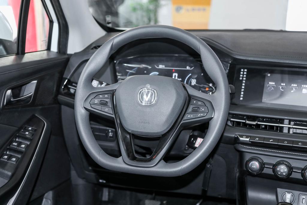 长安cs15买车详情,买新车长安cs15有官方优惠吗