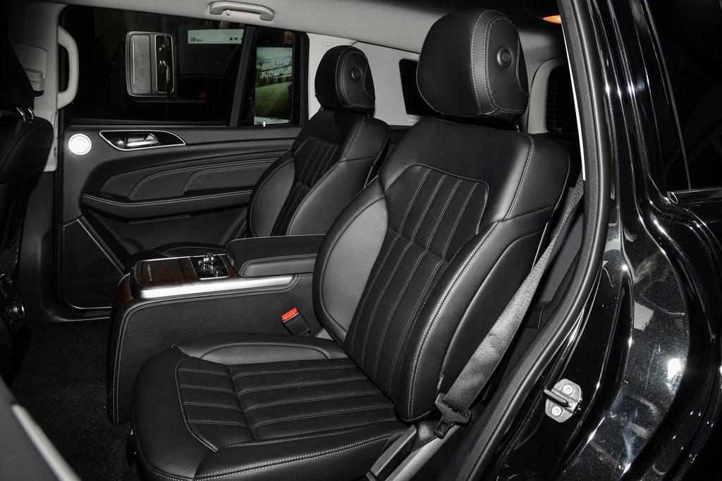 配奔驰同款引擎，搭载4.0TV8动力售价128.8万，北京BJ90实力如何