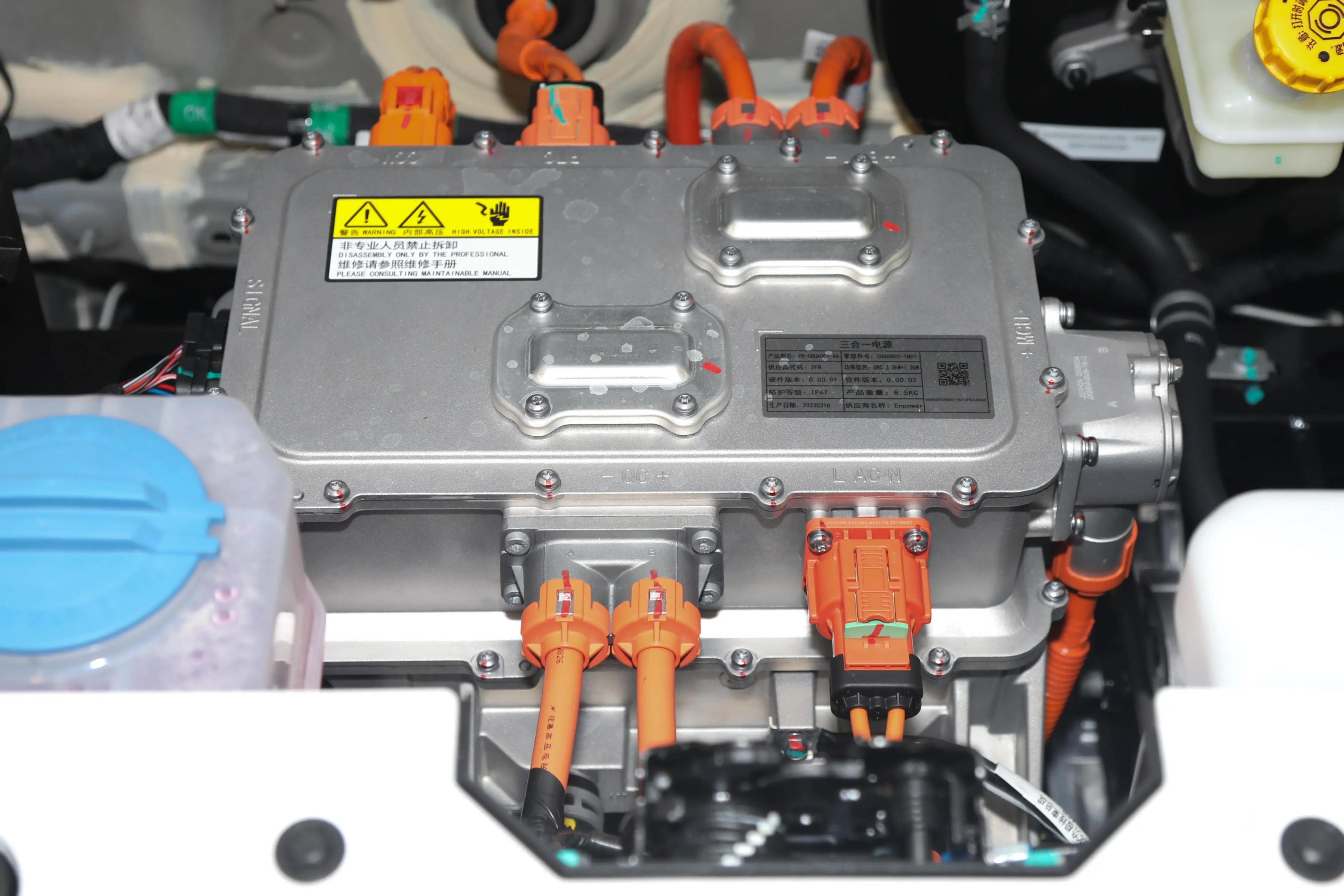 价格最低的新能源汽车零跑t03,新能源中续航最长的一款车零跑t03