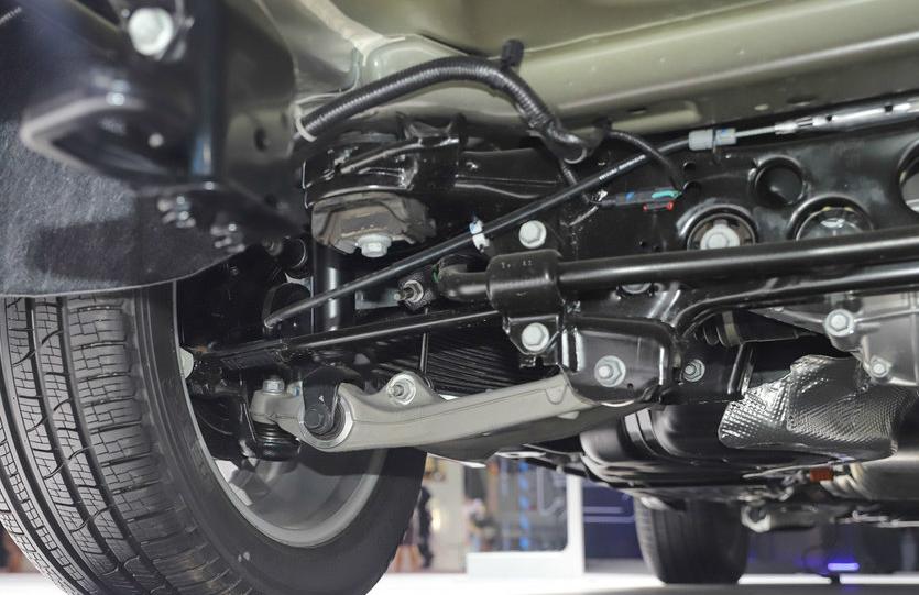 jeep大切诺基是硬派越野车吗,jeep大切诺基可以硬派越野吗