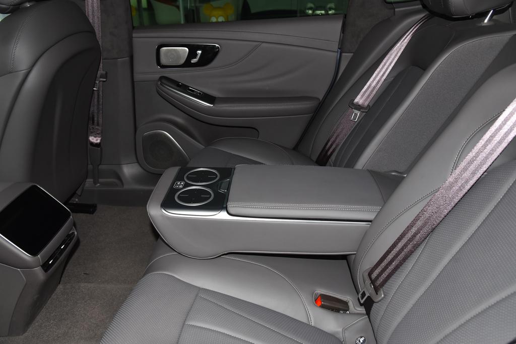 纯电车飞凡f7值不值得买,飞凡f7自动驾驶对比零跑c11