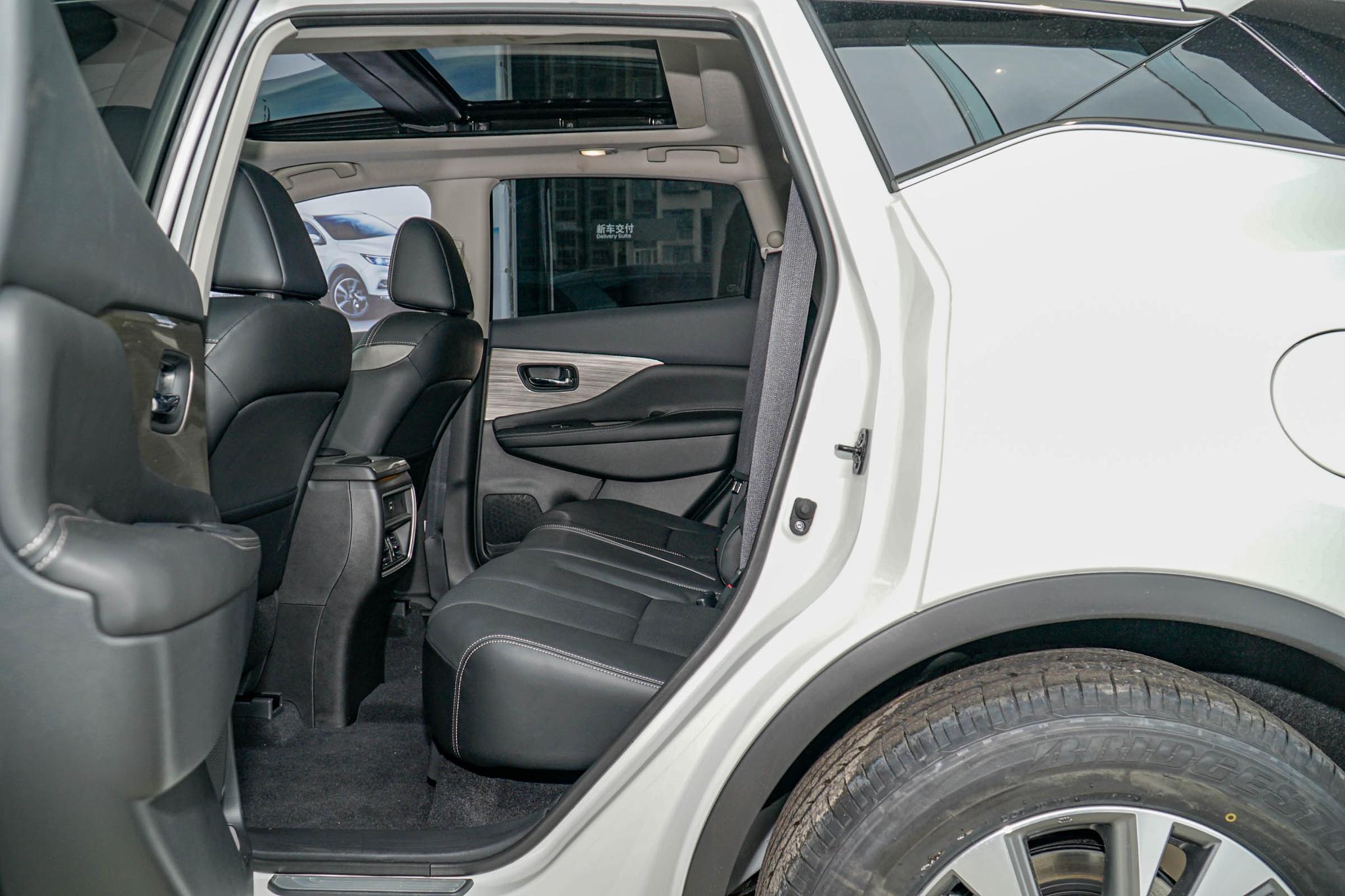 荣放rav4和日产楼兰哪个好,日产楼兰2021四驱款落地价