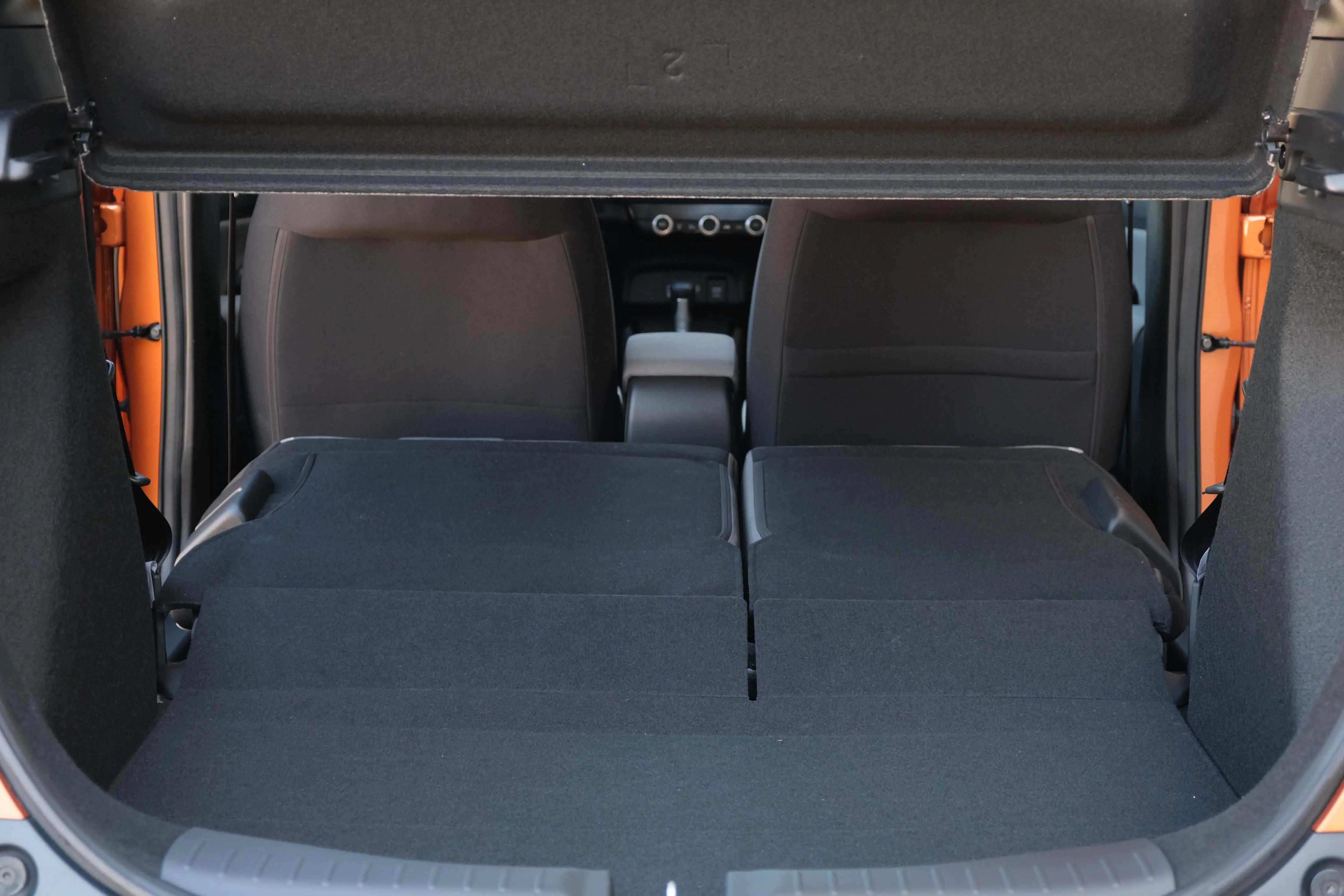 第一次听到“来福酱”这个名字我感到惊奇而新鲜，仿佛次元壁破了