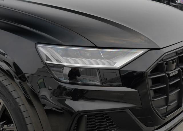 奥迪q8到店3.0t配四驱操控给力,24款奥迪q8五座顶配版