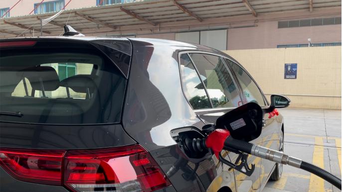 新款高尔夫和新款飞度,1.5手动飞度和1.4t手动高尔夫