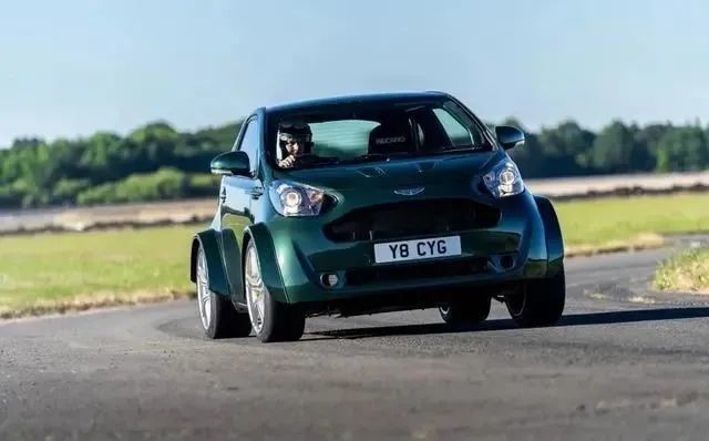 阿斯顿马丁cygnetv8,浮思阿斯顿马丁v8cygnet