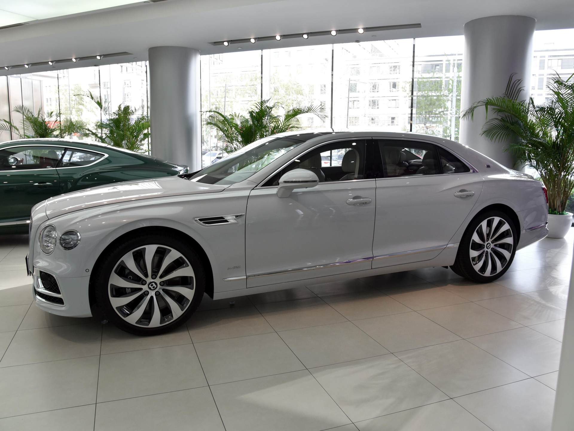 最完美的轿车宾利新一代飞驰,新一代宾利飞驰效果图