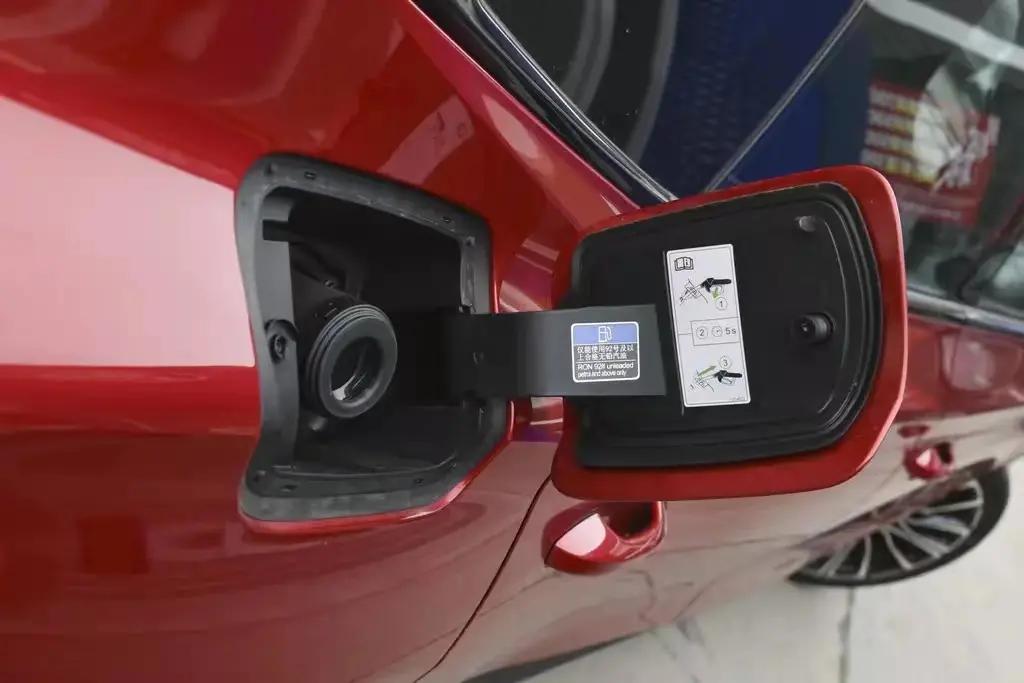 2.0t+9at动力组合名爵mg7到店实拍,名爵mg72023款1.5tdct至美优雅版