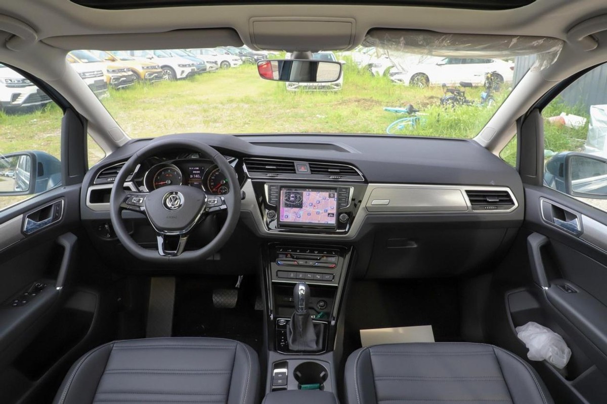 2017款大众途安l6座版顶配报价,大众途安l6座空间体验