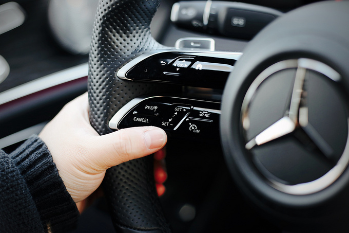 奔驰e标轴买260还是300,奔驰a级180评价