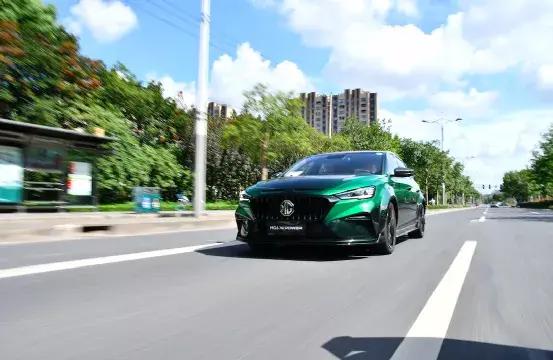 上汽名爵全新mg6试驾,全新名爵mg6赛道试驾视频