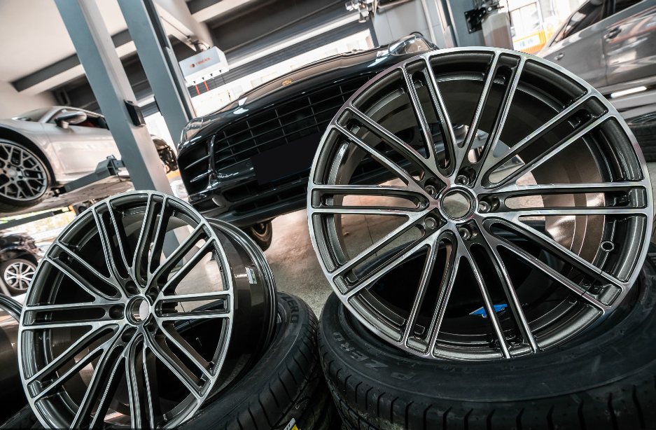 保时捷迈卡macan2.0t,保时捷macan改超宽胎