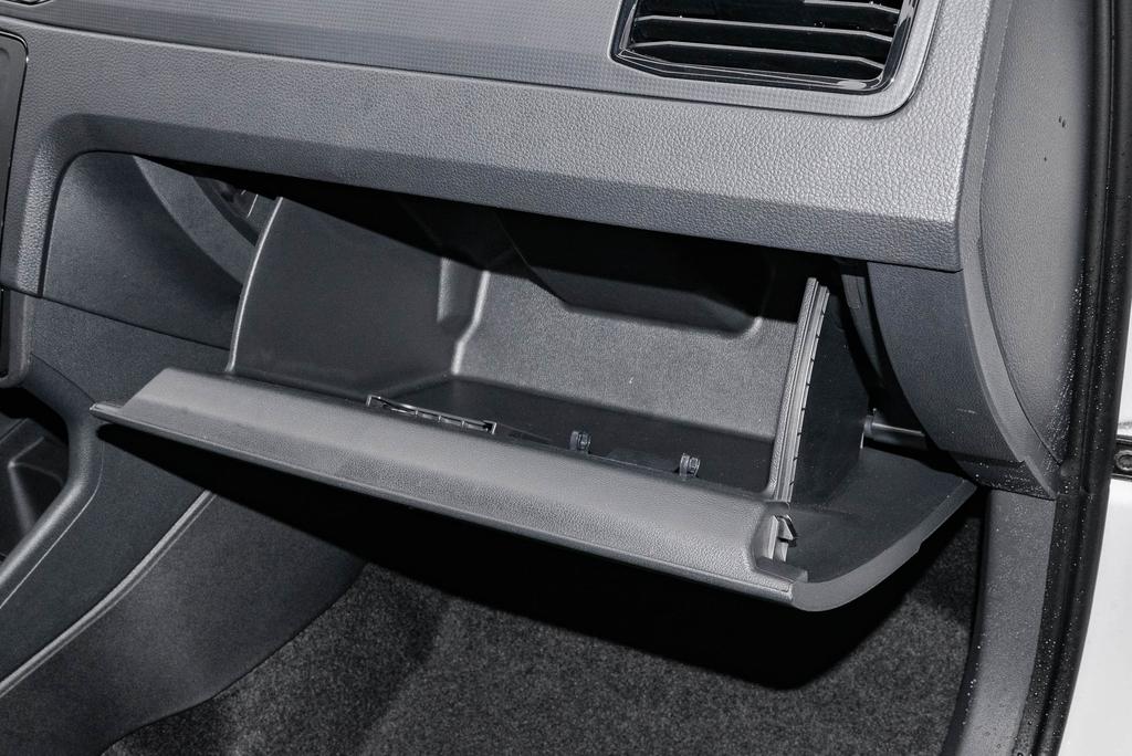 2022款经典大众桑塔纳,2022经典情怀版大众桑塔纳普桑