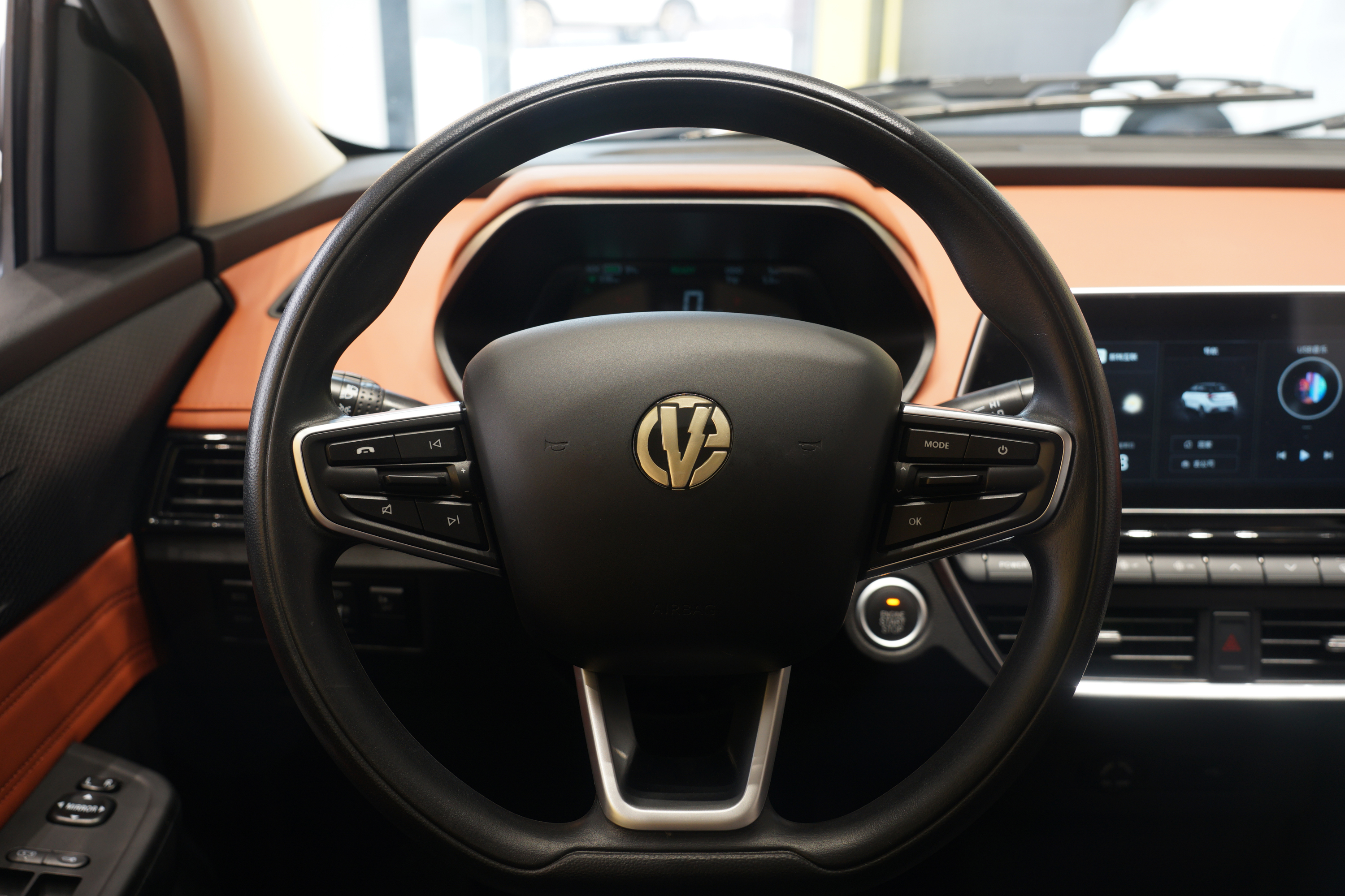 电动屋全新跨界车来了，YOUNG光小新购买手册