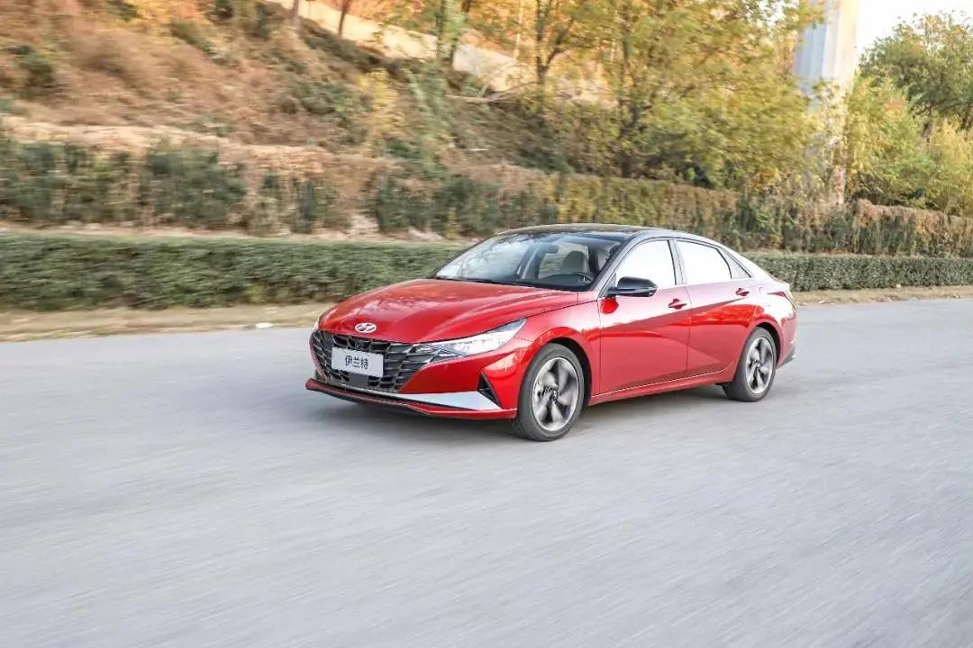 新一代伊兰特哪个配置最有性价比,传统代步新伊兰特试驾感受