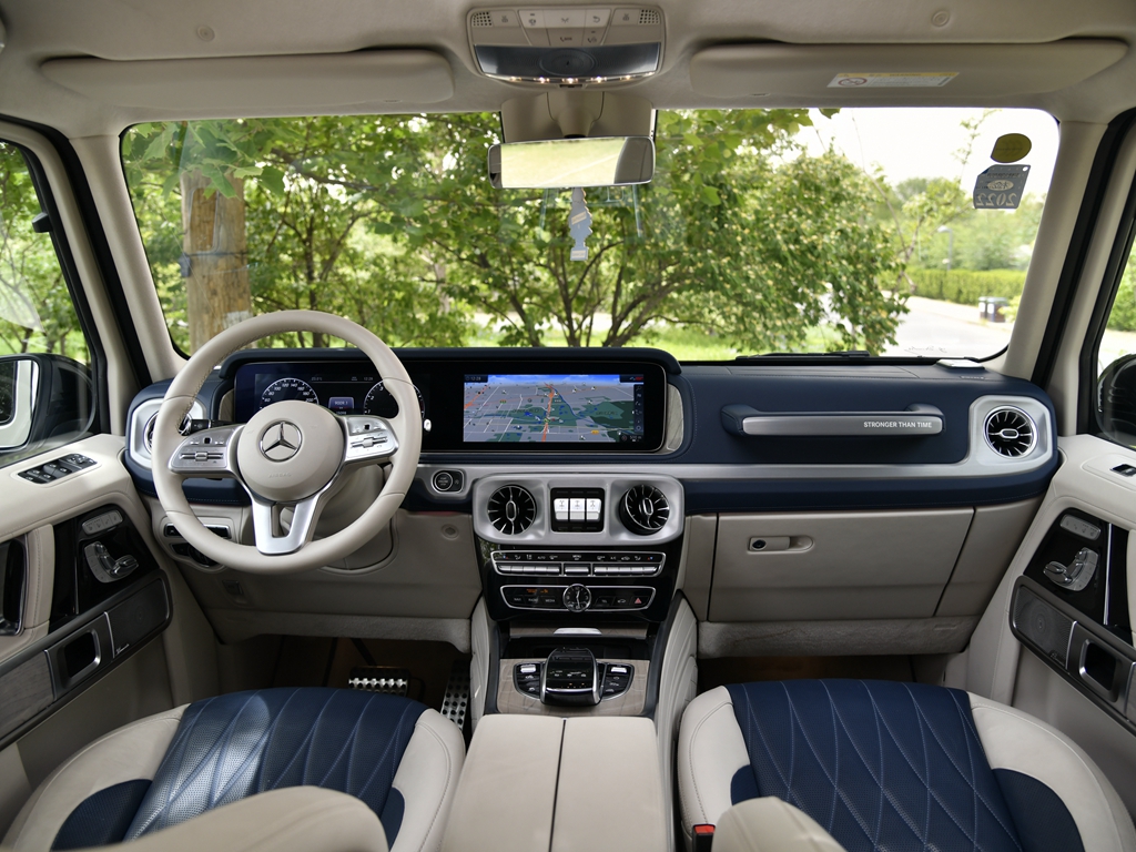 如果你有200万，会买揽胜还是奔驰G级？两款车都有哪些区别？