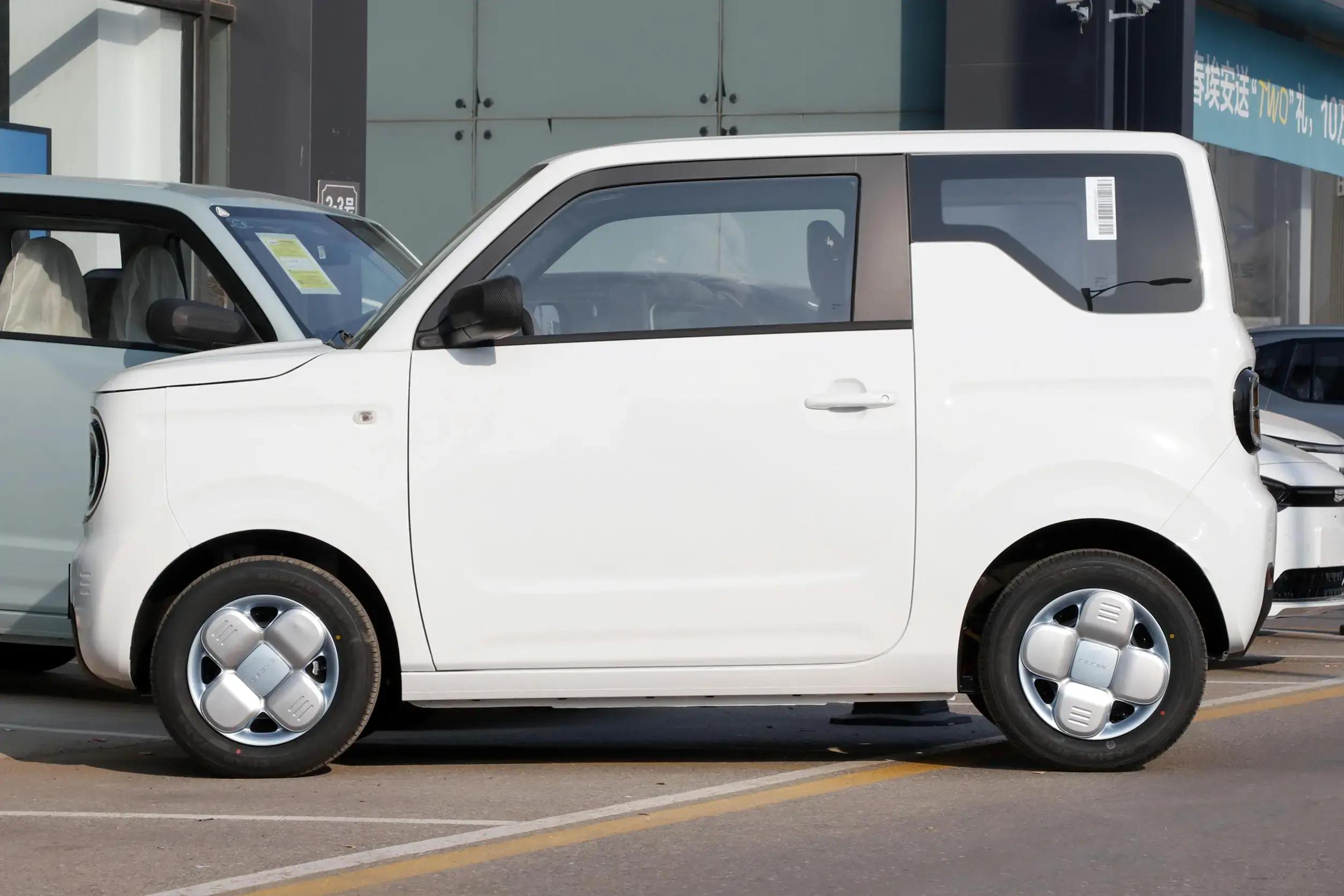 吉利熊猫mini可以在家充电吗,长安奔奔mini与吉利熊猫哪个好