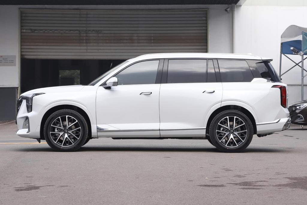 霸气之境格局自证全新第二代gs8 (广汽传祺gs8双擎混动终身免费保养)