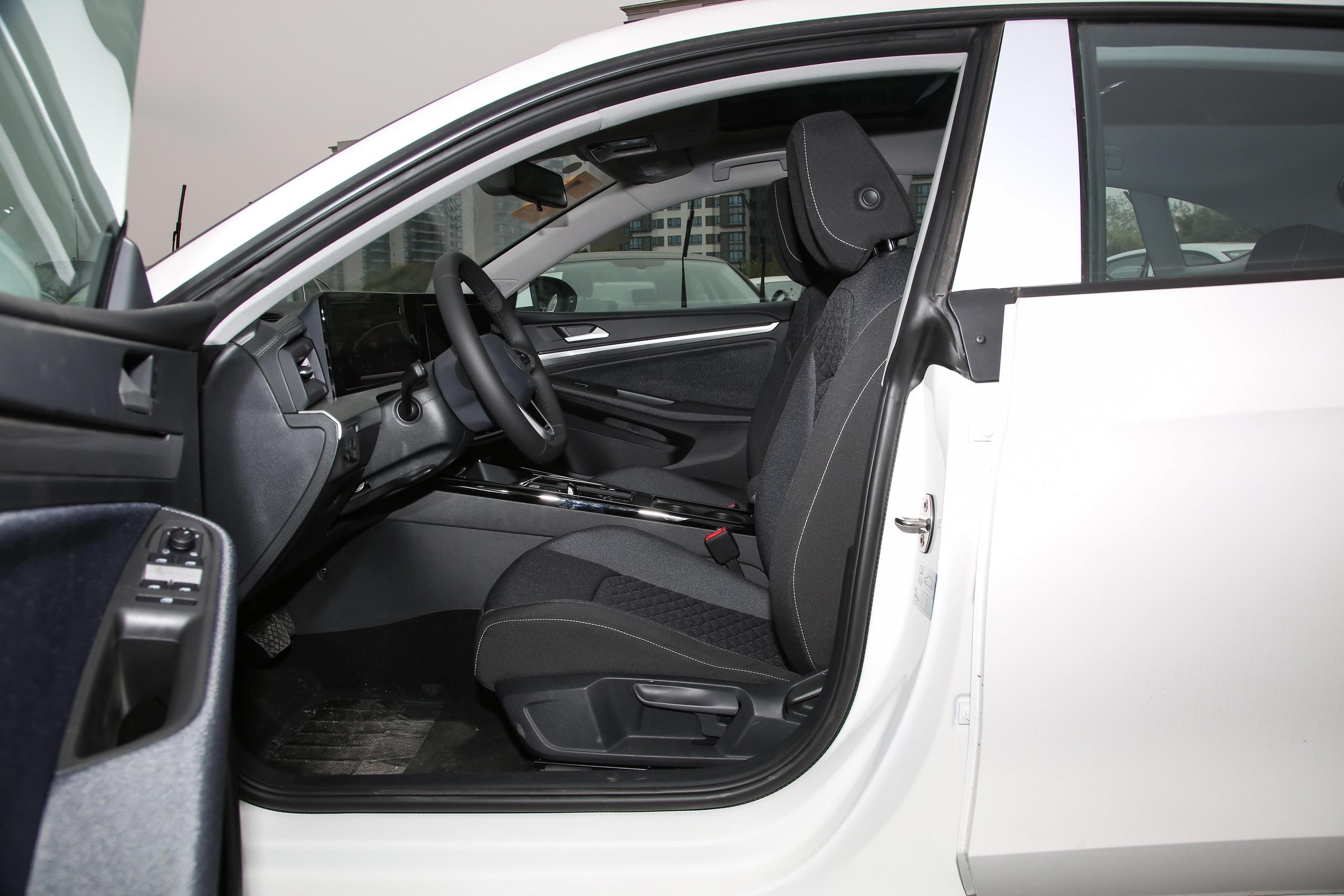 凌渡入门级是什么配置,大众凌渡l热辣版2022款分期落地价