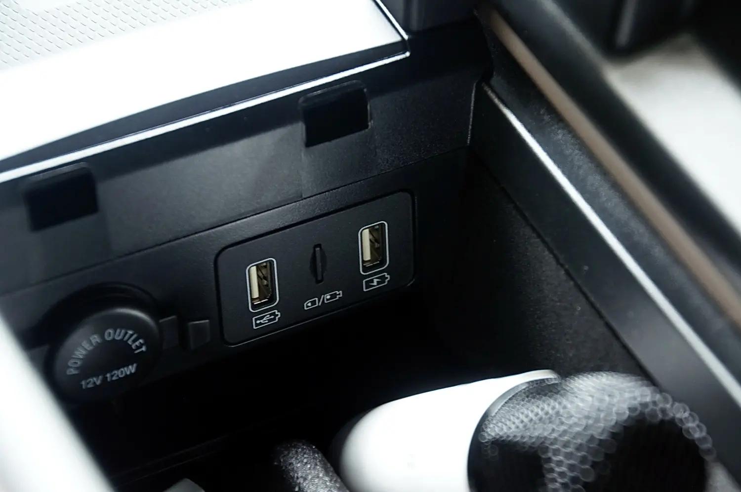 感受中式豪华比亚迪汉ev,颜值能打操控出色比亚迪汉ev