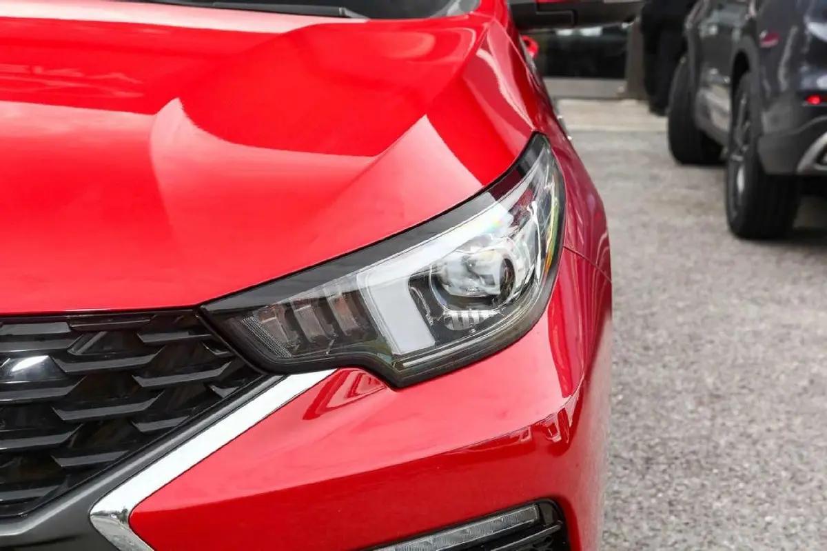 顶配9.99万，两套动力可选，全系自动挡，省油好开