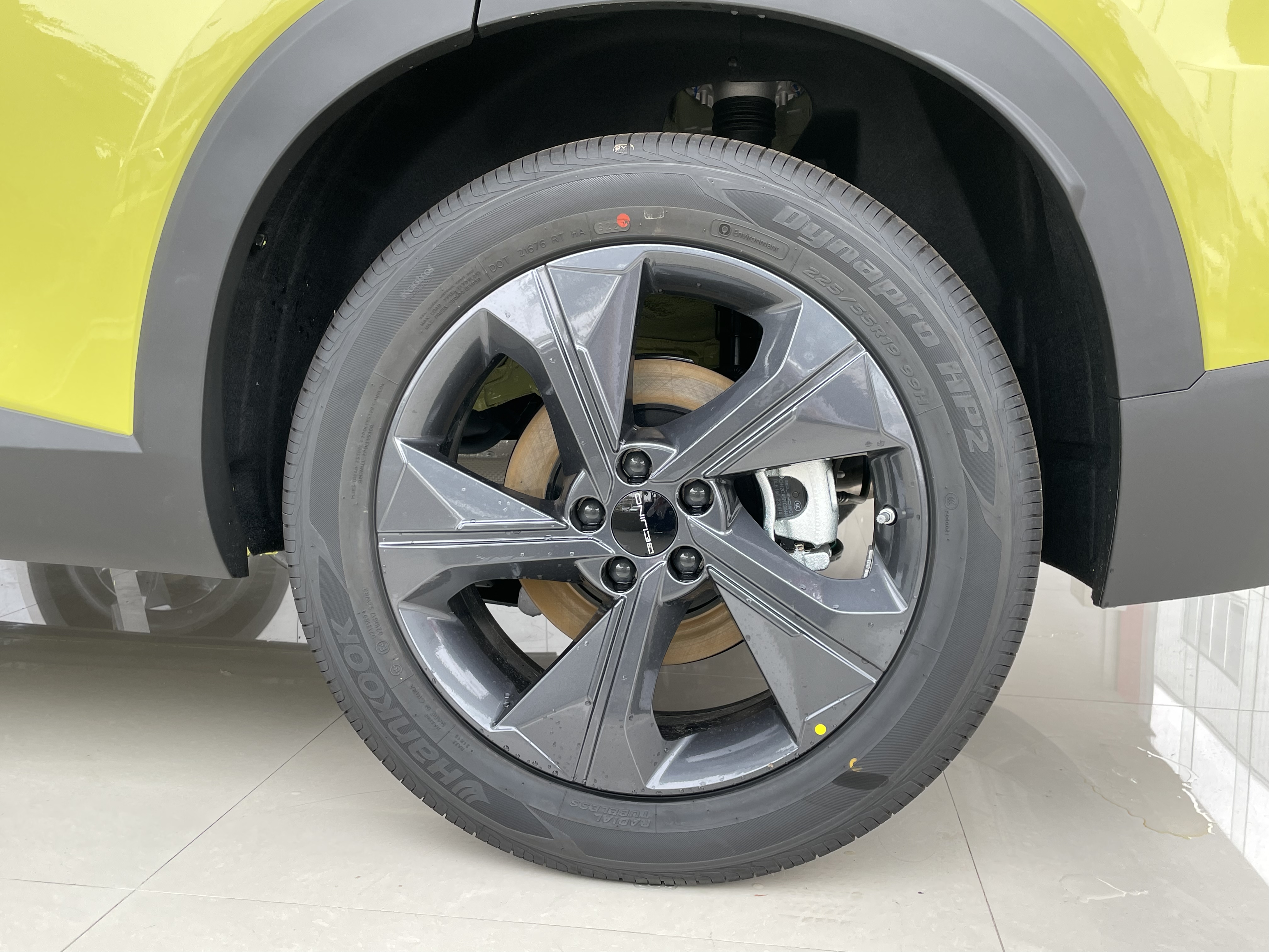 北汽魔方1.5t星耀版,北汽鸿蒙燃油车