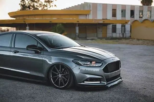 蒙迪欧改低趴违法吗,蒙迪欧致胜低趴改装案例