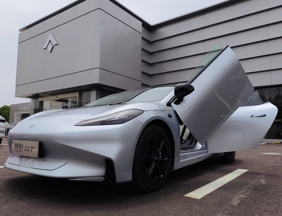 拉风的前卫科幻座驾，为魔都更添魔力色彩