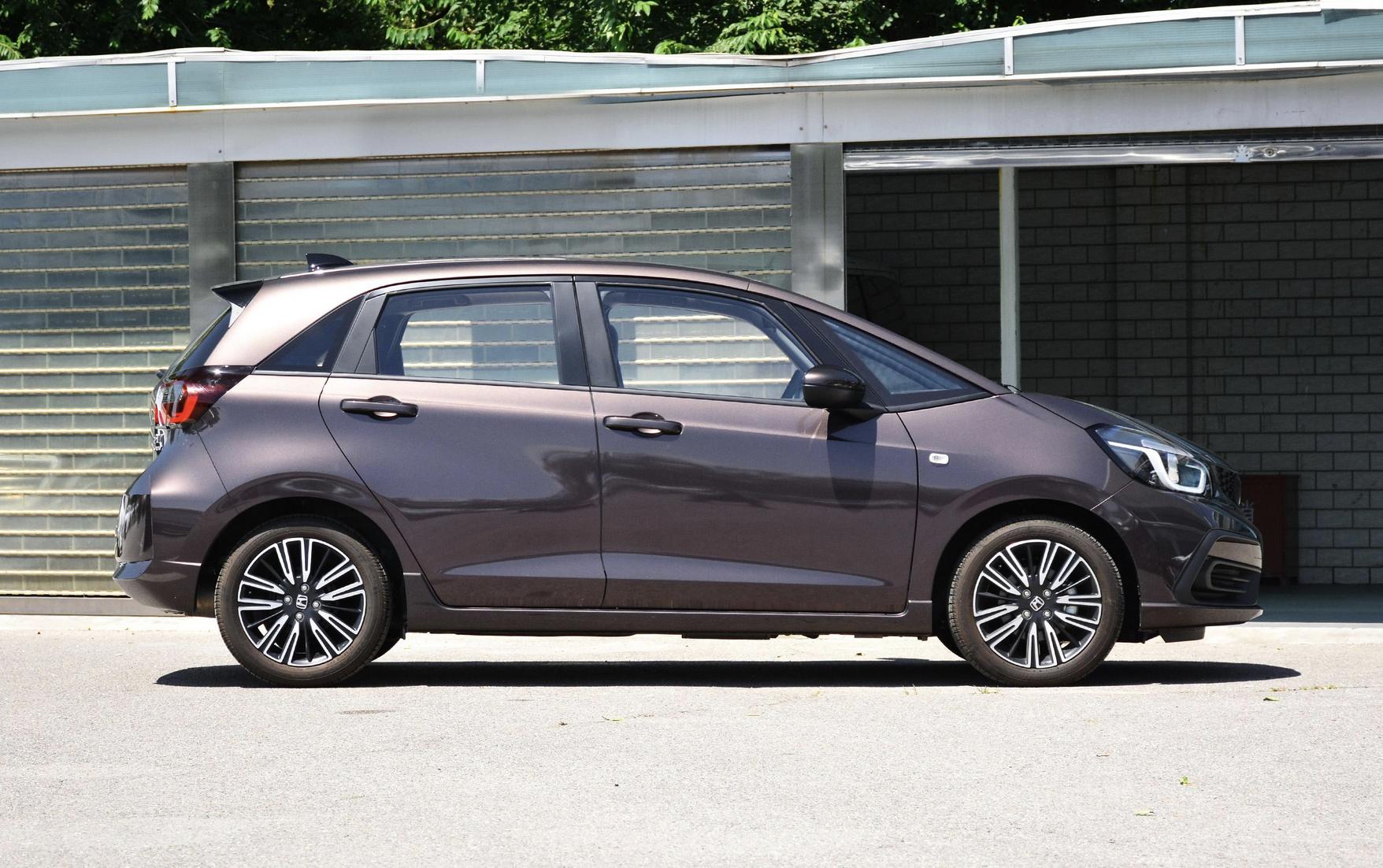 小车性价比10万以内,小车的优势